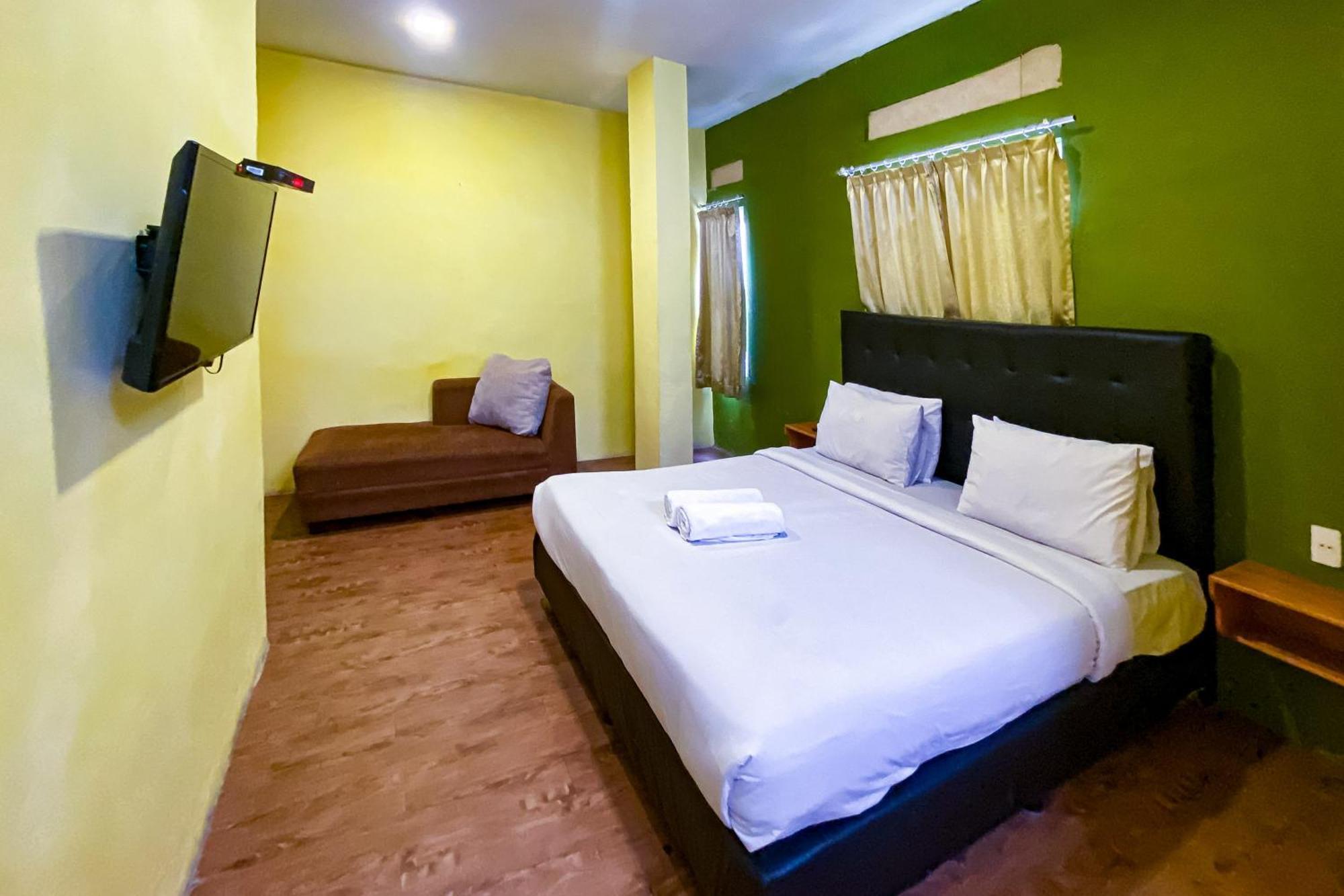 Hotel Reddoorz At Sentosa Jaya Helvetia à Medan Extérieur photo