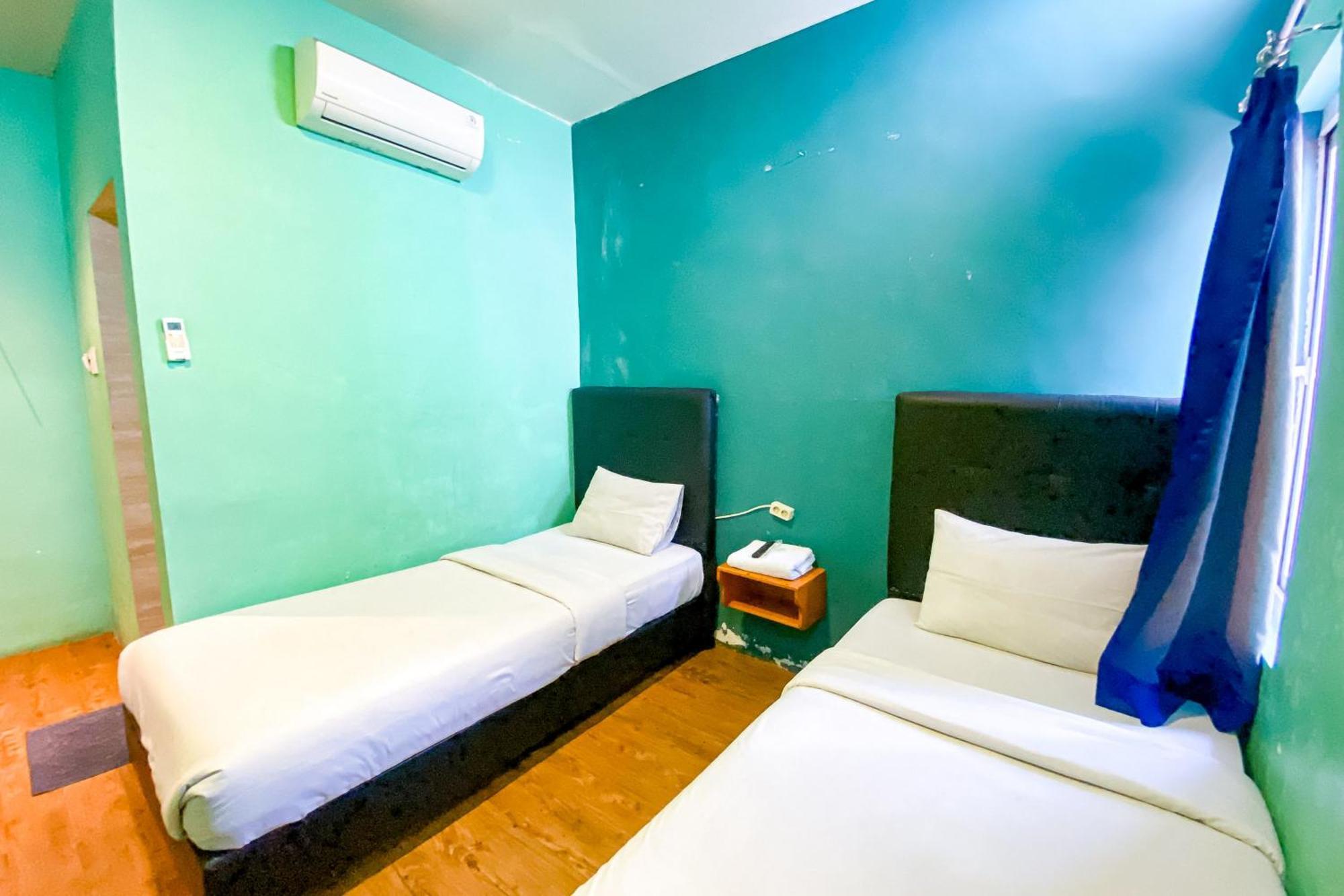 Hotel Reddoorz At Sentosa Jaya Helvetia à Medan Extérieur photo