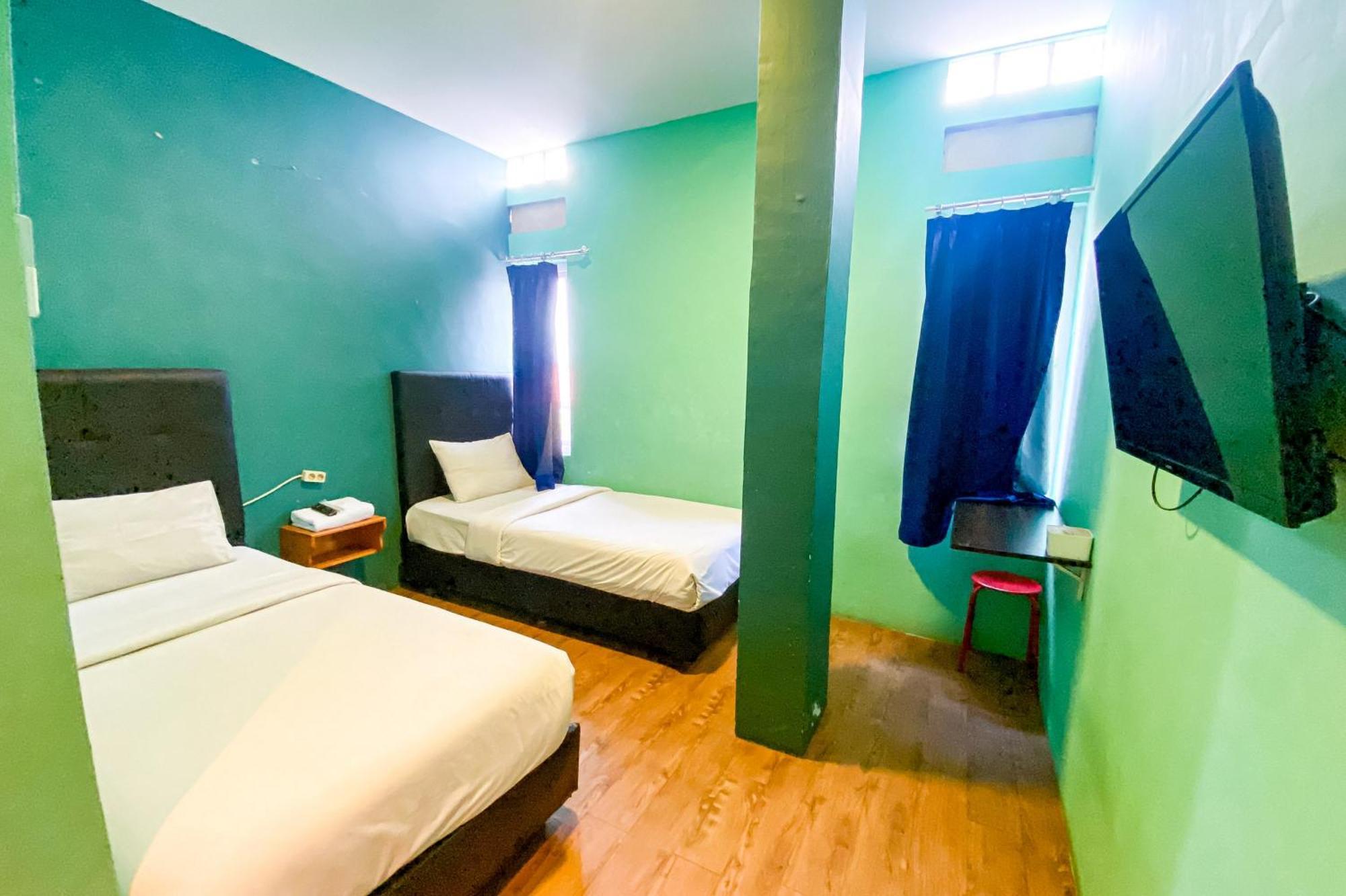 Hotel Reddoorz At Sentosa Jaya Helvetia à Medan Extérieur photo