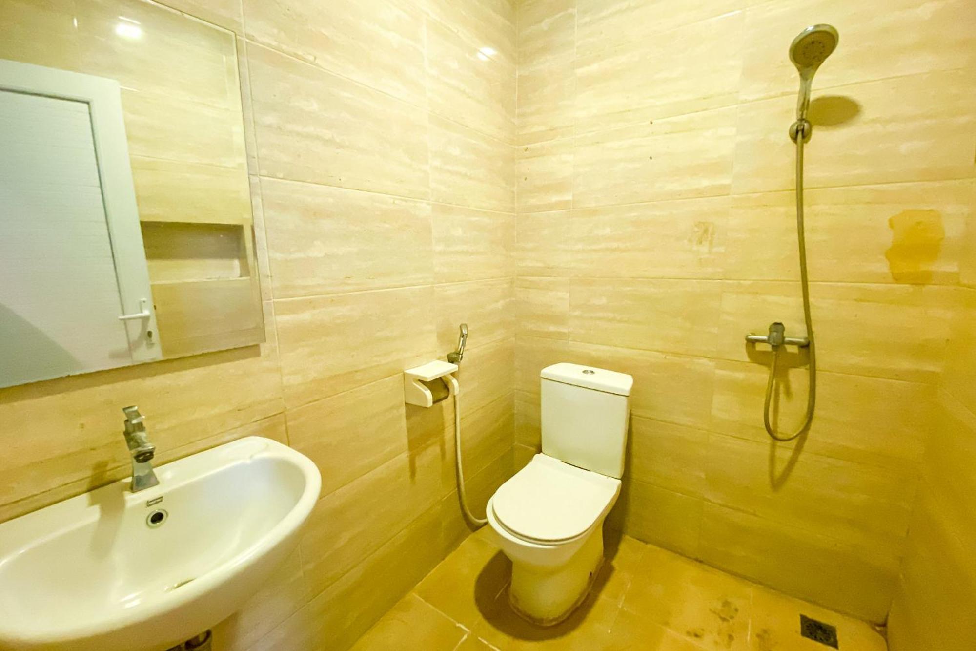 Hotel Reddoorz At Sentosa Jaya Helvetia à Medan Extérieur photo
