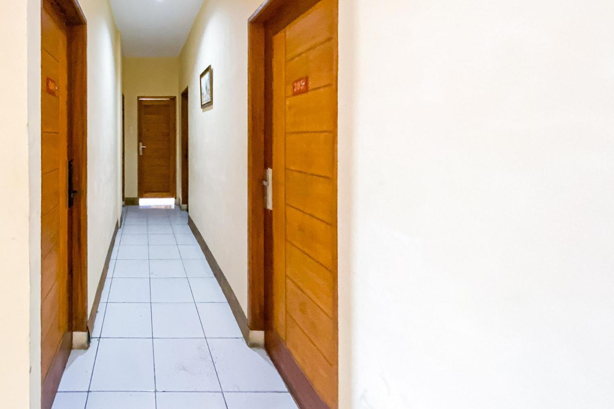 Hotel Reddoorz At Sentosa Jaya Helvetia à Medan Extérieur photo