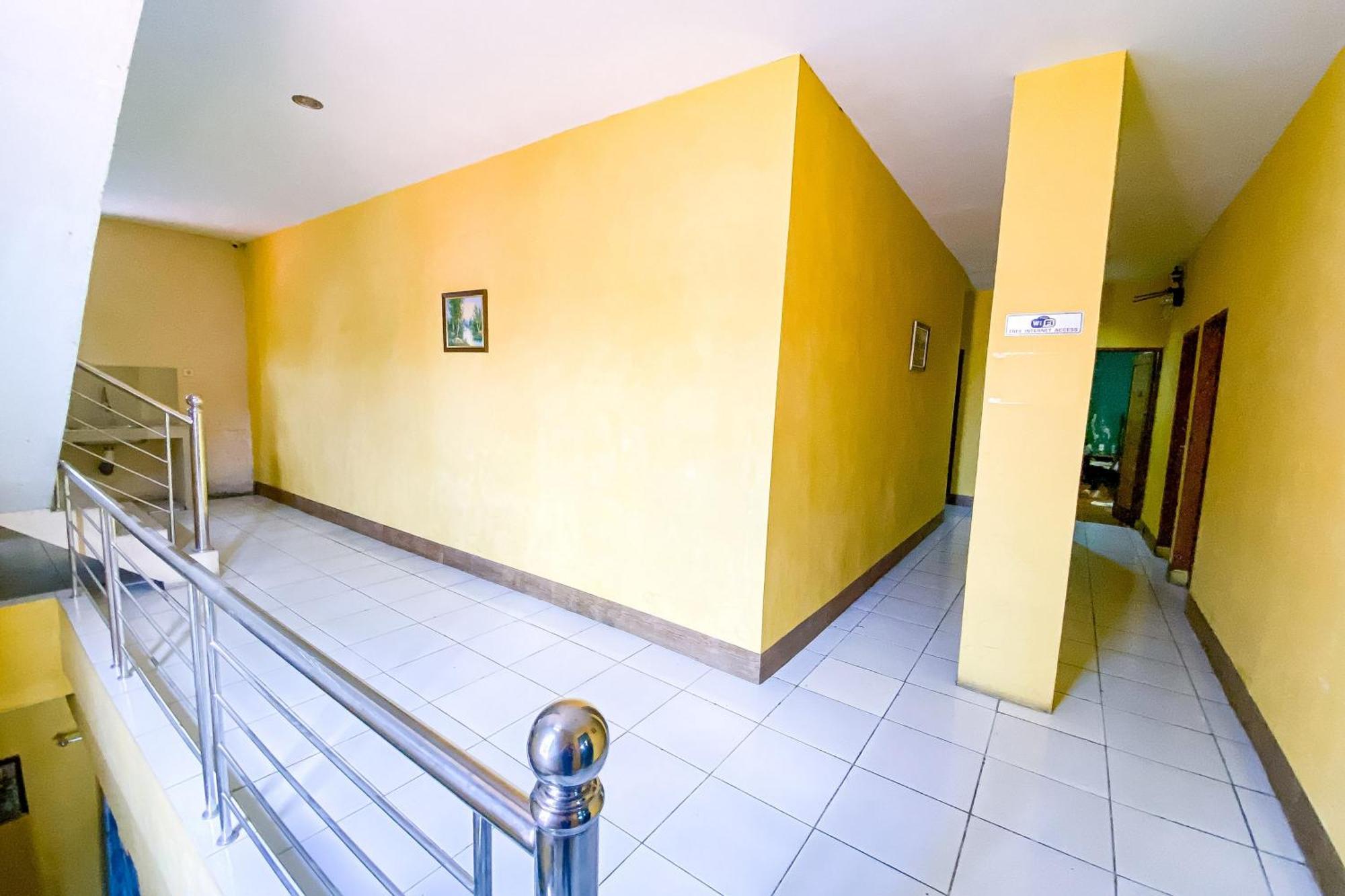Hotel Reddoorz At Sentosa Jaya Helvetia à Medan Extérieur photo