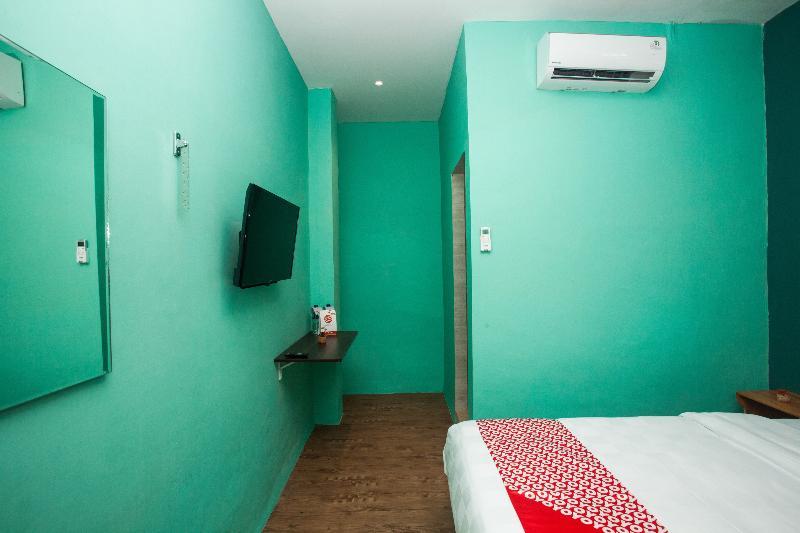 Hotel Reddoorz At Sentosa Jaya Helvetia à Medan Extérieur photo